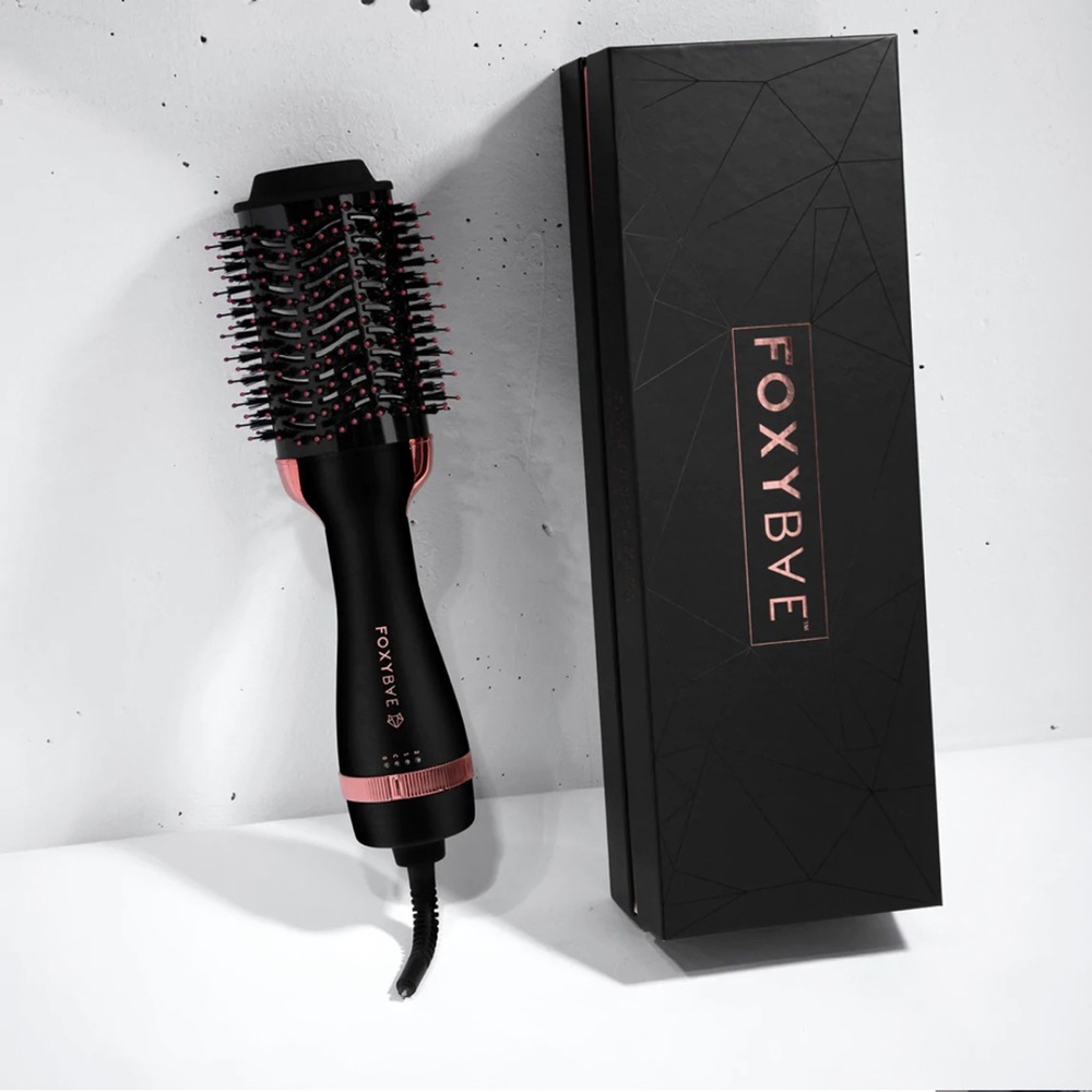 FoxyBae Blowout Brush